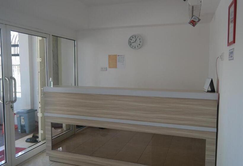 Otel Reddoorz Near Mall Ratu Indah 3