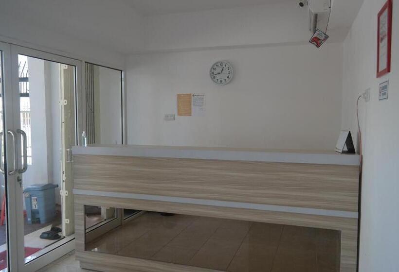 Otel Reddoorz Near Mall Ratu Indah 3