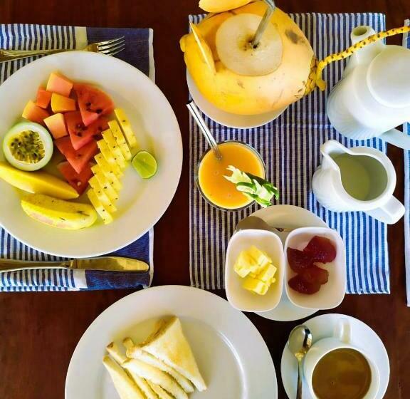 Hotel Sleeping Elephant Beach Resort