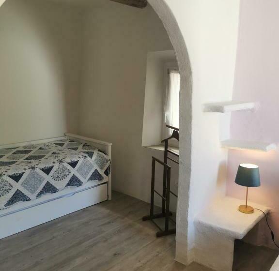 민박 1832 La Rabassière