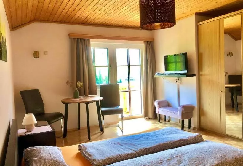 Aamiaismajoitus (B&B) Egglmeiers Doppelzimmer