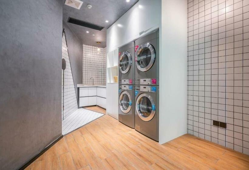 Atour Light Hotel Shanghai Xinjiangwancheng Fudan University