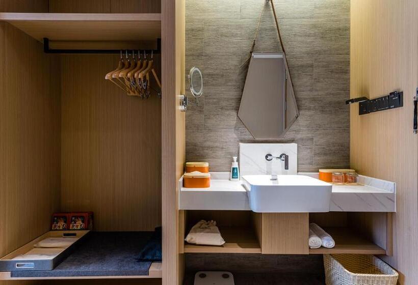 Atour Hotel Shengzhou