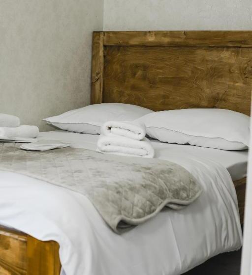 پانسیون Dom Adonis