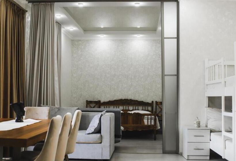 پانسیون Dom Adonis