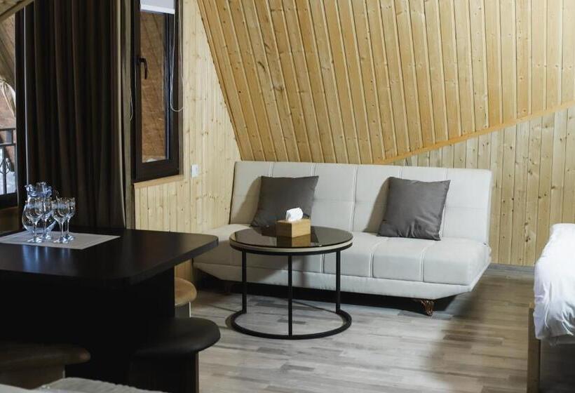 پانسیون Dom Adonis