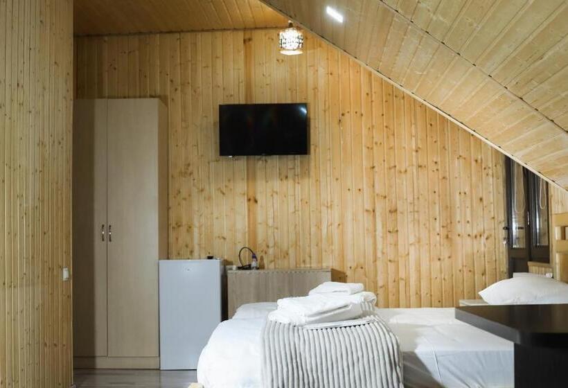 پانسیون Dom Adonis