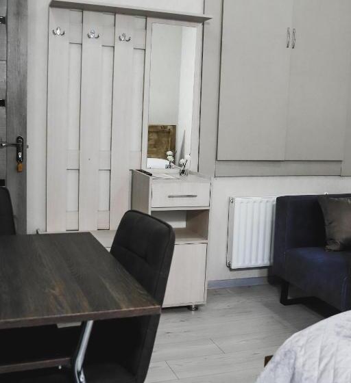 پانسیون Dom Adonis