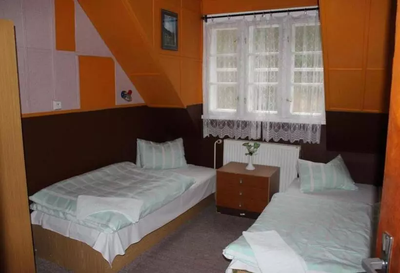 Retkeilymaja Turistická Chata Prachov