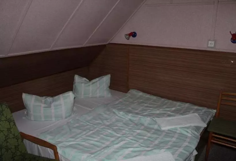 Retkeilymaja Turistická Chata Prachov