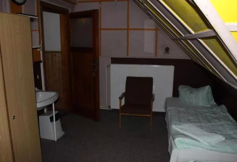 Retkeilymaja Turistická Chata Prachov