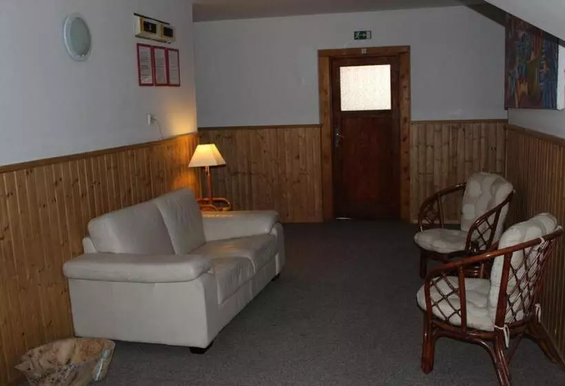 Retkeilymaja Turistická Chata Prachov