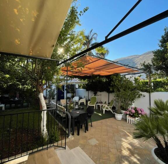 Alemar Bed & Breakfast