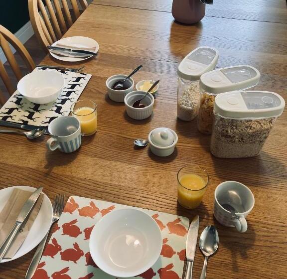 مبيت وإفطار Altquhur Byre