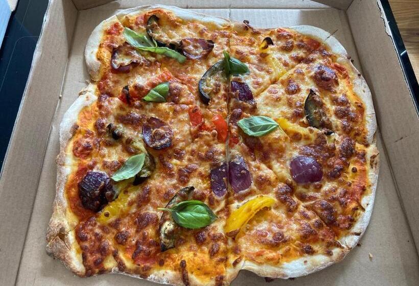 مبيت وإفطار Altquhur Byre