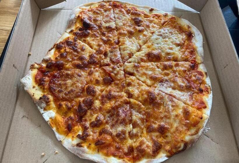 مبيت وإفطار Altquhur Byre