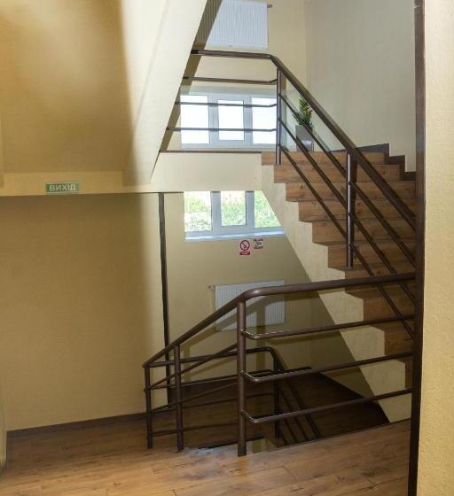 Monada Hotel & Hostel