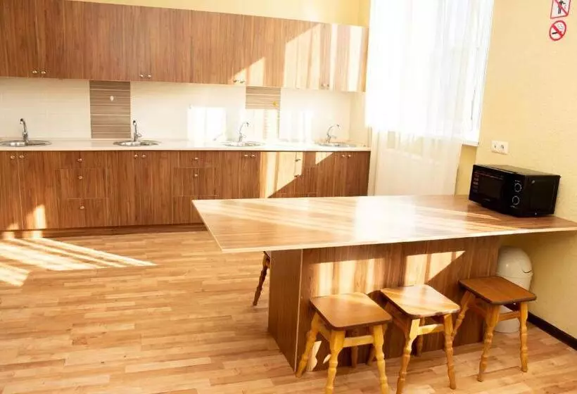 Monada Hotel & Hostel