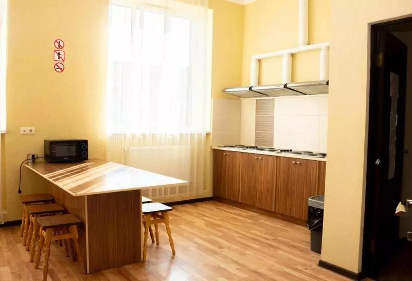 Monada Hotel & Hostel