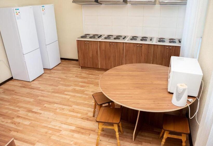 Monada Hotel & Hostel