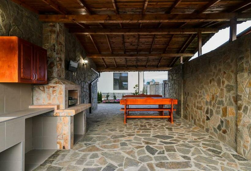 پانسیون Alex Village