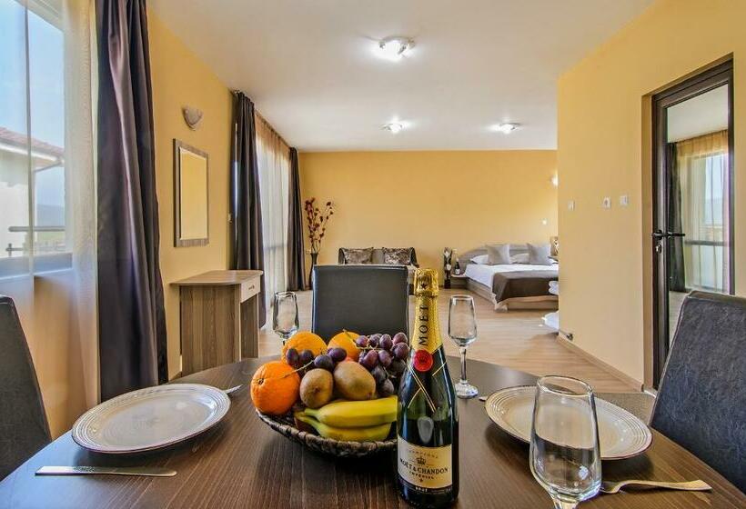 پانسیون Alex Village