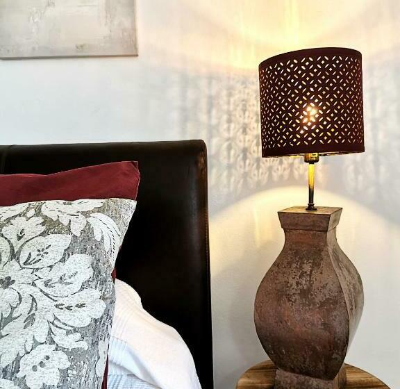 بنسيون Kintsugi Downtown Lagos