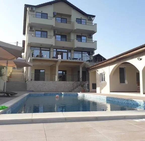 Pensiunea Alex & Restaurant