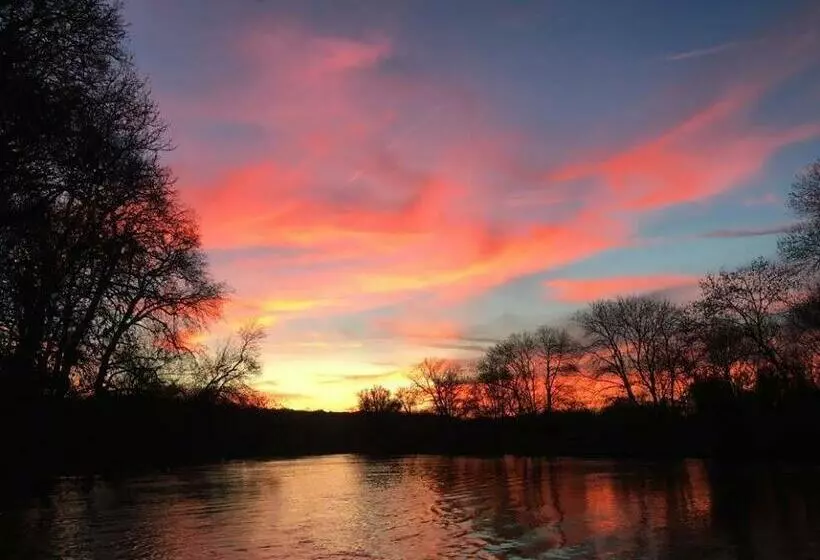 ベッドアンドブレックファースト Le Domaine Des Platanes