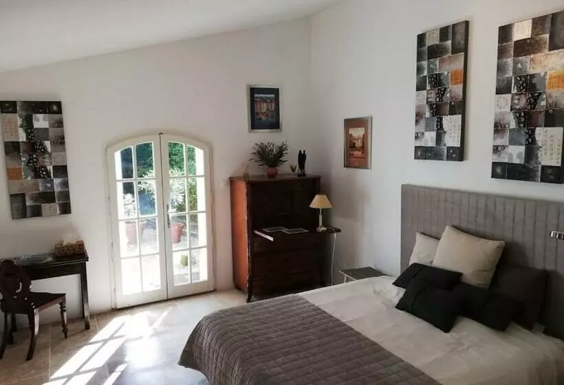 ベッドアンドブレックファースト Le Domaine Des Platanes