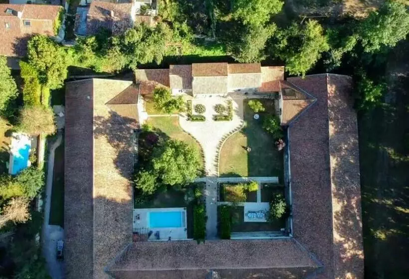 ベッドアンドブレックファースト Le Domaine Des Platanes