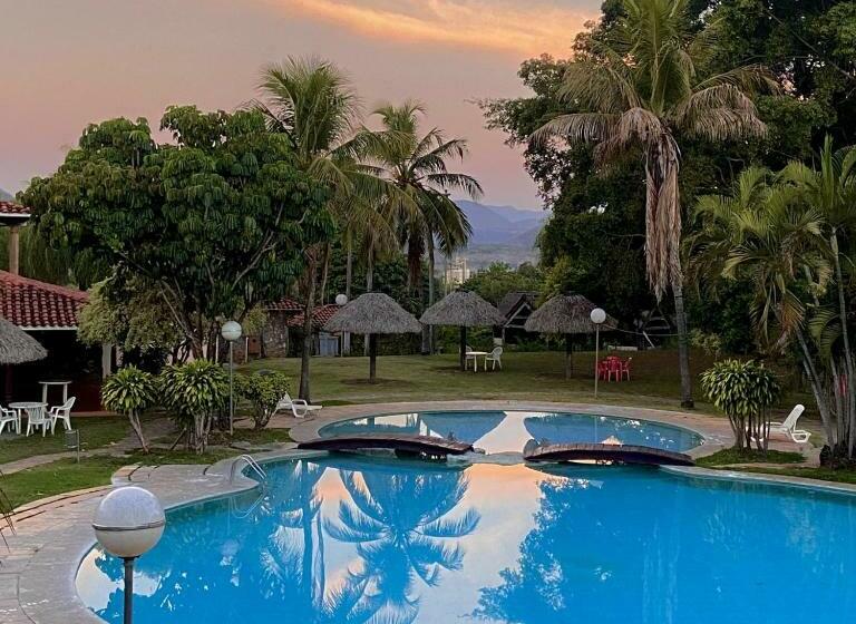 El Pantanal Hotel & Resort