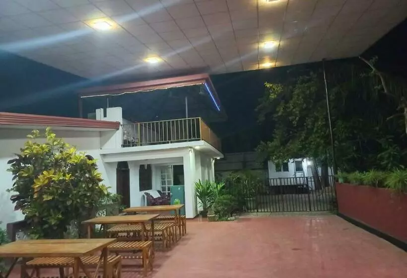 Retkeilymaja Mayura Rest Inn