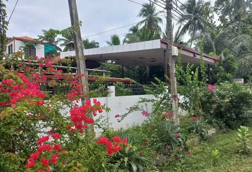 Retkeilymaja Mayura Rest Inn