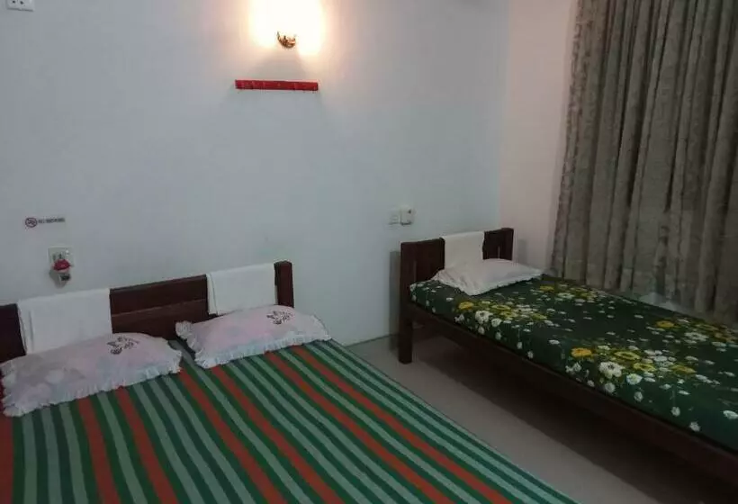 Retkeilymaja Mayura Rest Inn