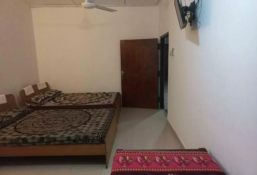 Retkeilymaja Mayura Rest Inn
