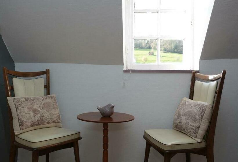 Bed and Breakfast Restaurant & Chambres D Hôtes L Eau Vive