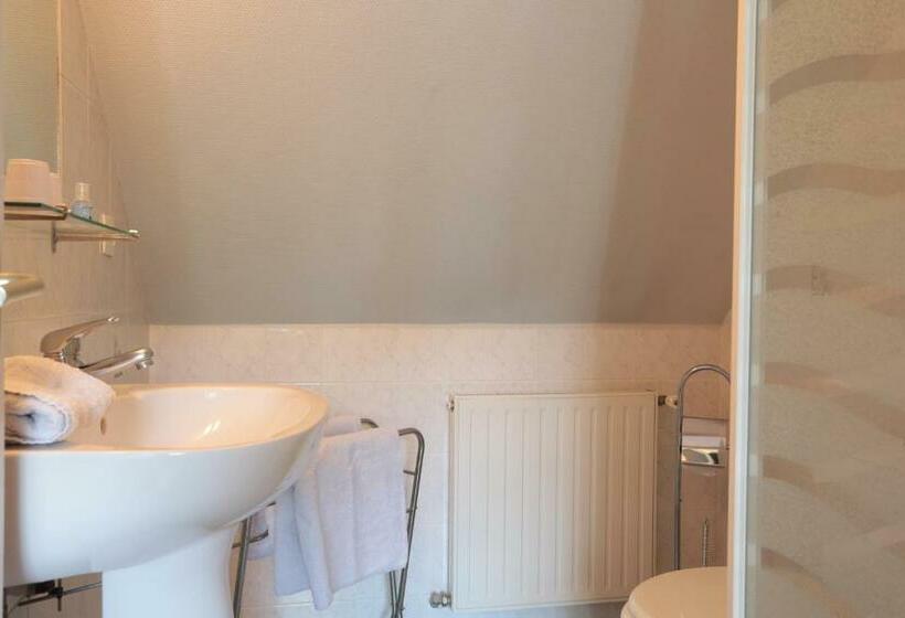 Bed and Breakfast Restaurant & Chambres D Hôtes L Eau Vive