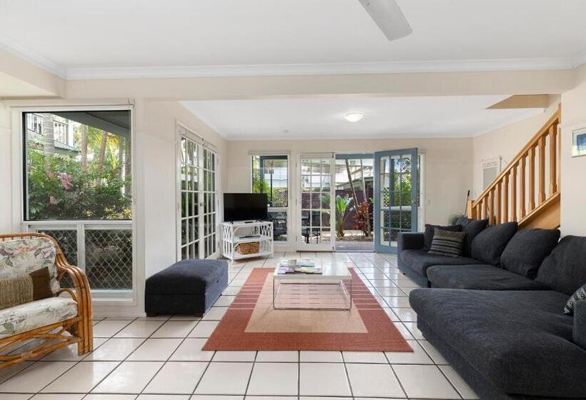 Coral Beach Noosa Resort