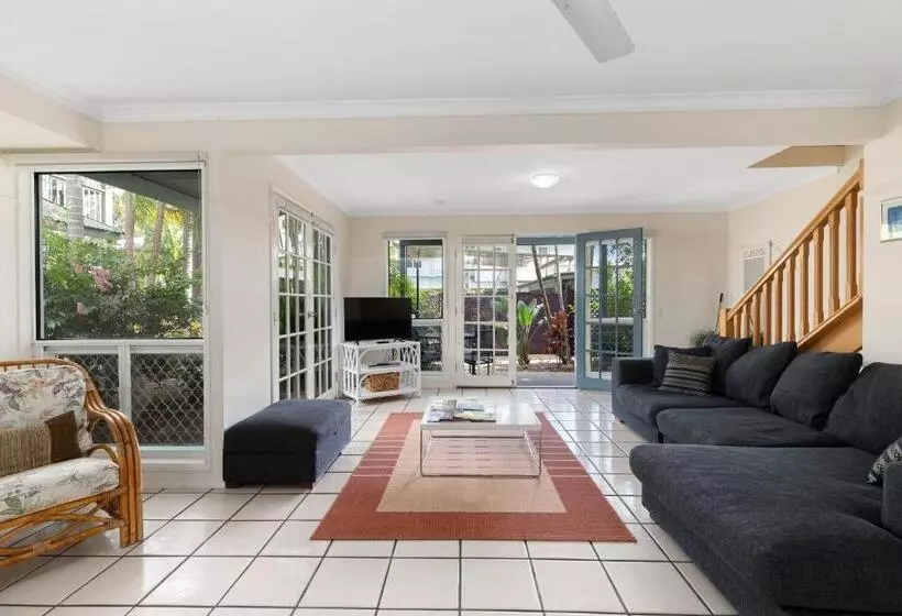 Coral Beach Noosa Resort