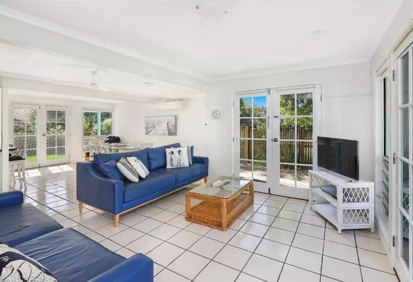 Coral Beach Noosa Resort