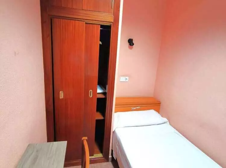 مسافرخانه Casa De Huespedes La Asturiana