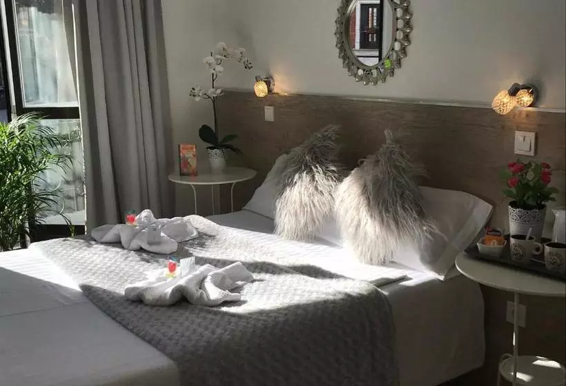 مسافرخانه Casa de Huespedes Marisol