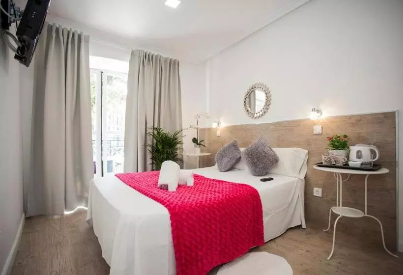 مسافرخانه Casa de Huespedes Marisol