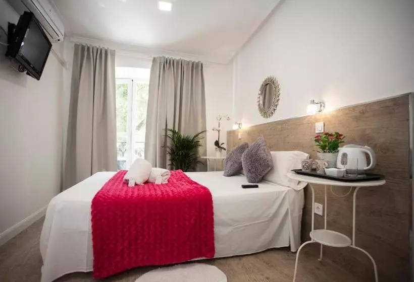 مسافرخانه Casa de Huespedes Marisol