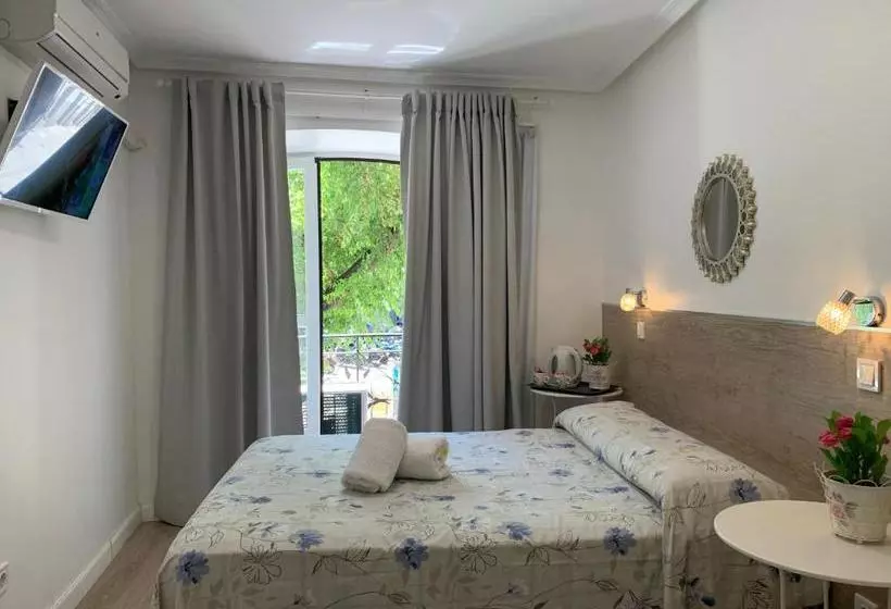 مسافرخانه Casa de Huespedes Marisol