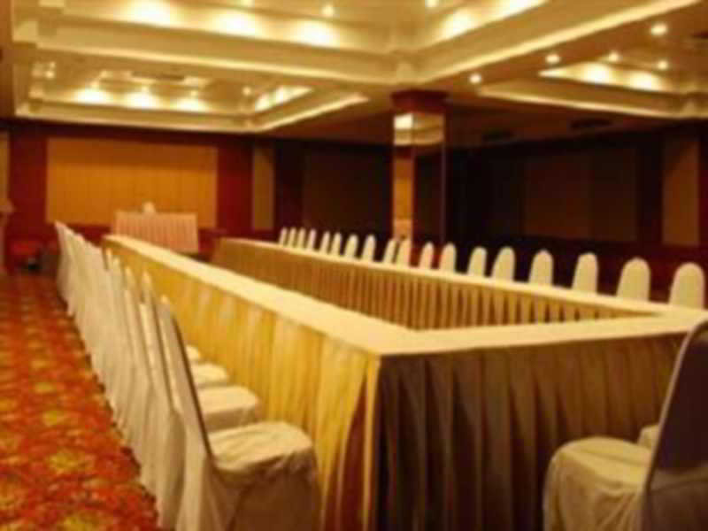 酒店 Chainat Thani