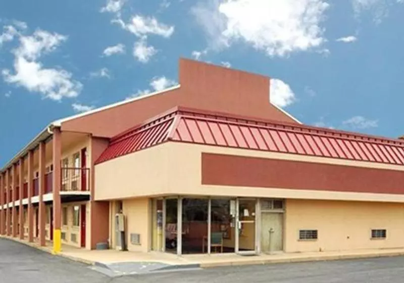 فندق Econo Lodge Northeast
