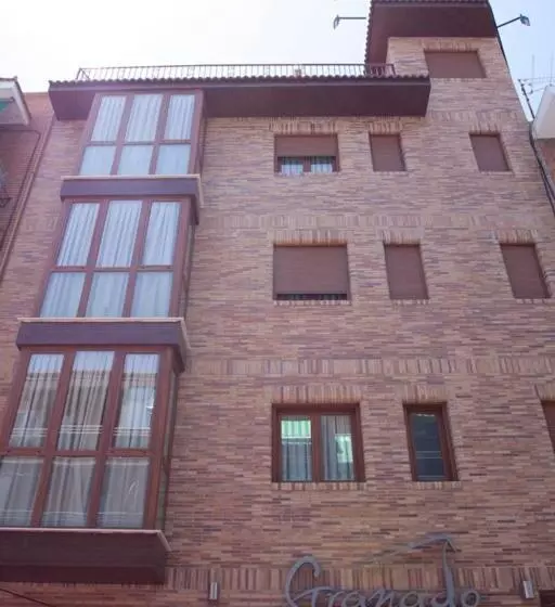 هتل Hostal Granado