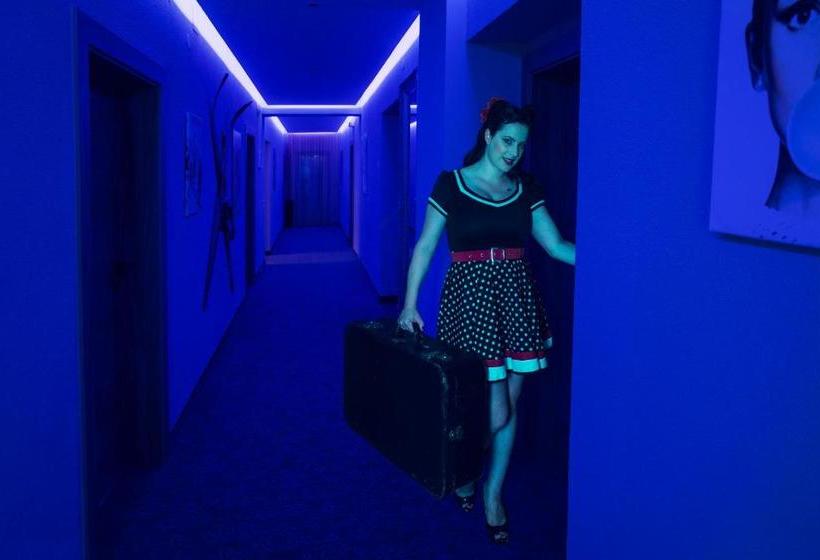 ホテル Pension Kirchplatz